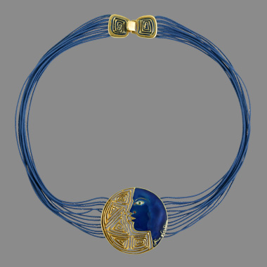 PROFIL BLEU SUR COLLIER